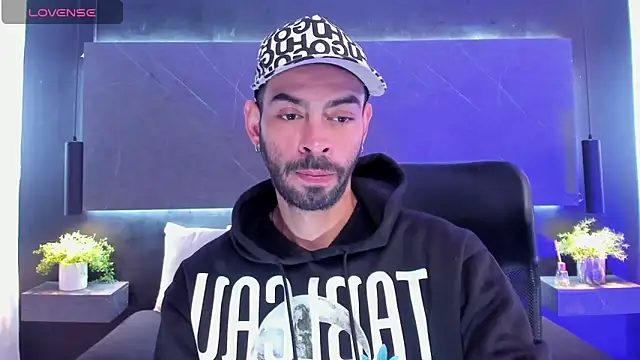 Snapshot of arcangel_harris chatting on April 2026 06:53:01 PM arcangel harris online show from April 2026 06:53:01 PM