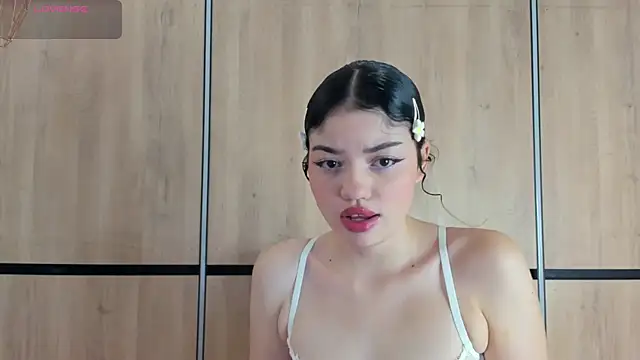 Snapshot of chloe_cortez chatting on July 2026 12:00:01 PM chloe cortez online show from July 2026 12:00:01 PM