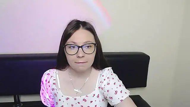 Snapshot of LiliaErmi chatting on June 2026 06:49:01 AM LiliaErmi online show from June 2026 06:49:01 AM