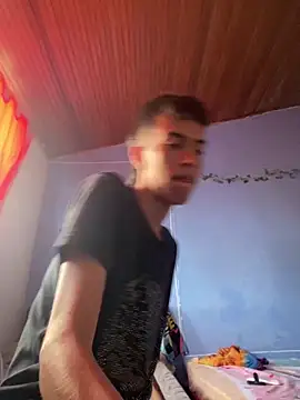 Juan Gomezz26 online show from April 2026 09:15:01 PM