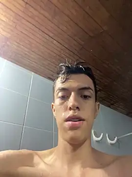 Juan Gomezz26 online show from April 2026 11:00:01 PM