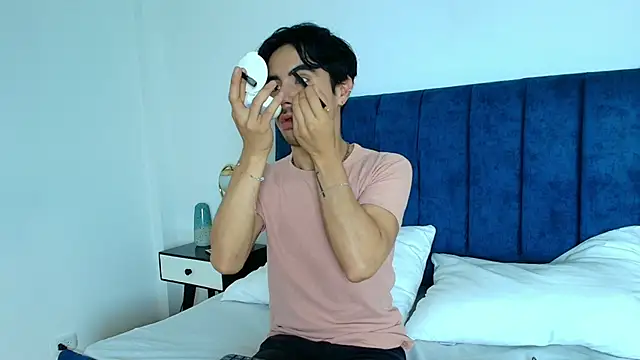 Ethan Briggs online show from December 2025 03:35:01 AM