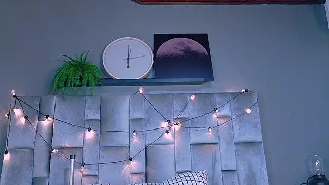 Miia Anderson online show from March 2026 12:13:01 PM