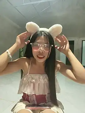 Snapshot of lux-su chatting on May 2026 01:22:02 AM lux-su online show from May 2026 01:22:02 AM