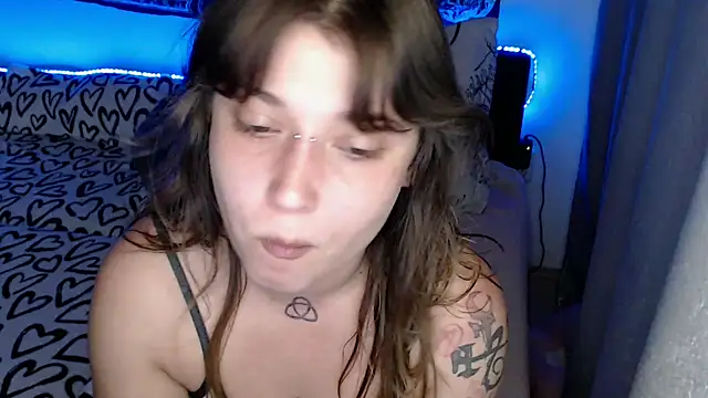 Snapshot of AlienforTwenty chatting on June 2026 05:15:01 PM AlienforTwenty online show from June 2026 05:15:01 PM