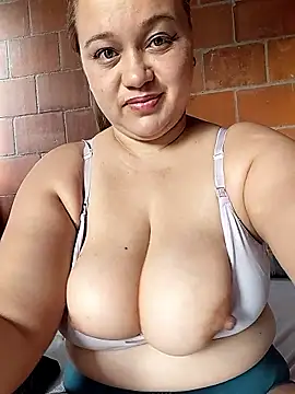 Snapshot of MMia_18 chatting on January 2026 11:58:02 AM MMia 18 online show from January 2026 11:58:02 AM