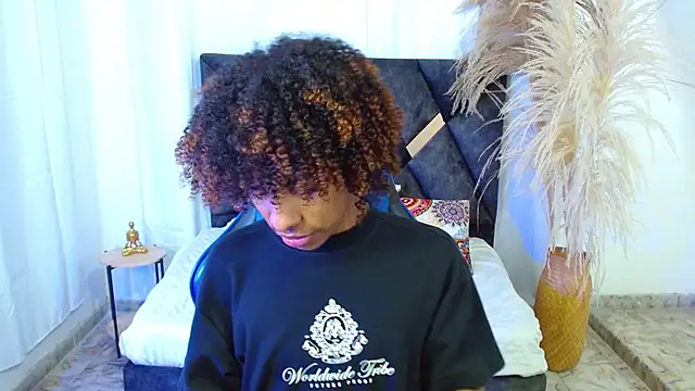 angelll18  online show from February 2026 09:21:01 PM