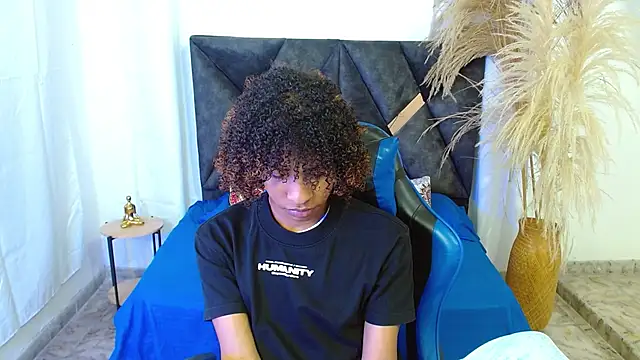 angelll18  online show from April 2026 08:48:01 PM