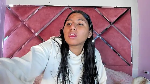 Snapshot of SolTully chatting on February 2026 12:47:02 PM SolTully online show from February 2026 12:47:02 PM