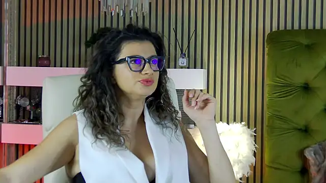 MiraBennet online show from January 2026 07:43:02 AM