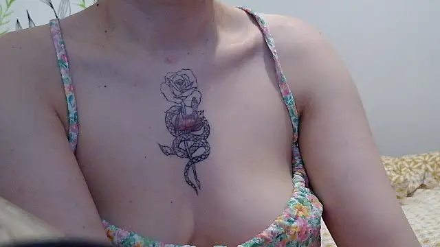 Snapshot of anngelle chatting on May 2026 11:38:01 AM anngelle online show from May 2026 11:38:01 AM