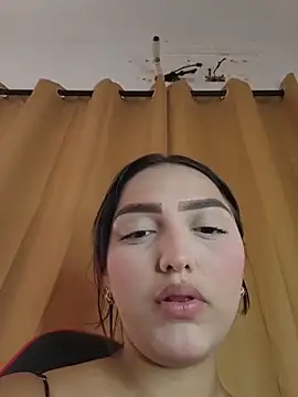 Mia em online show from June 2026 06:45:01 PM