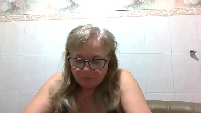 LinaLight88 online show from April 2026 07:58:02 PM