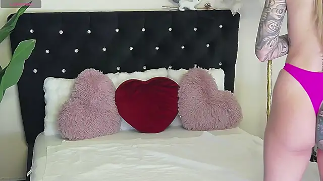 Snapshot of MistyAddams chatting on January 2026 01:49:02 PM MistyAddams online show from January 2026 01:49:02 PM