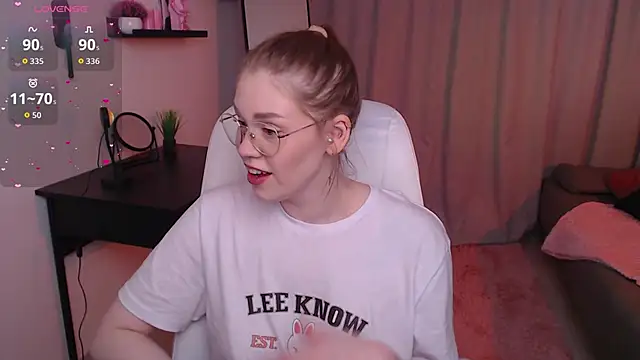 Snapshot of Alison_Doody chatting on April 2026 07:38:02 AM Alison Doody online show from April 2026 07:38:02 AM