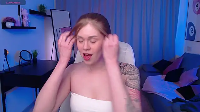 Snapshot of Alison_Doody chatting on April 2026 07:45:01 AM Alison Doody online show from April 2026 07:45:01 AM