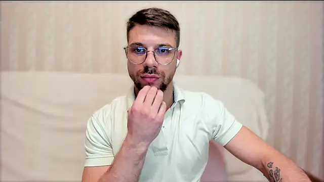 Tony Wolf online show from April 2026 02:22:02 PM