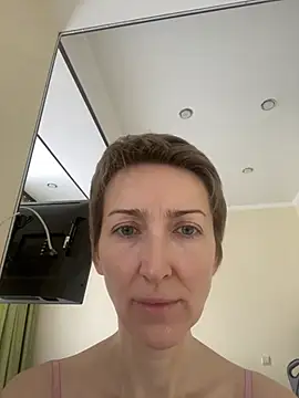 Snapshot of Sensual_Flower chatting on March 2026 08:10:02 AM Sensual Flower online show from March 2026 08:10:02 AM