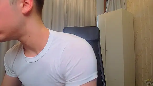 Snapshot of KellenWest chatting on February 2026 10:54:02 AM KellenWest online show from February 2026 10:54:02 AM