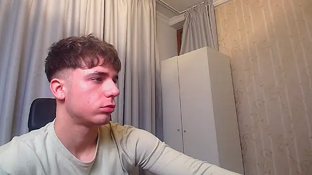 Snapshot of KellenWest chatting on February 2026 05:04:01 AM KellenWest online show from February 2026 05:04:01 AM