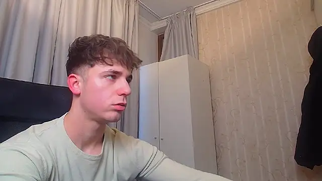 Snapshot of KellenWest chatting on February 2026 05:27:02 AM KellenWest online show from February 2026 05:27:02 AM