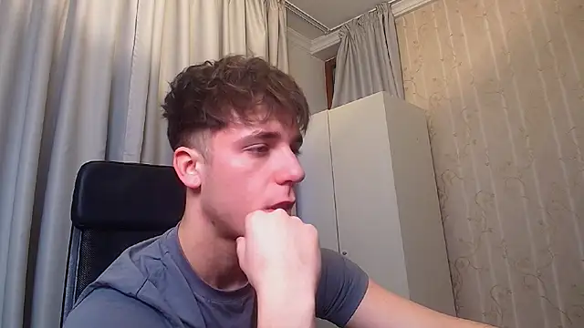 Snapshot of KellenWest chatting on February 2026 05:16:02 AM KellenWest online show from February 2026 05:16:02 AM