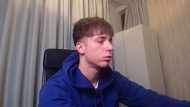 Snapshot of KellenWest chatting on March 2026 05:09:02 AM KellenWest online show from March 2026 05:09:02 AM