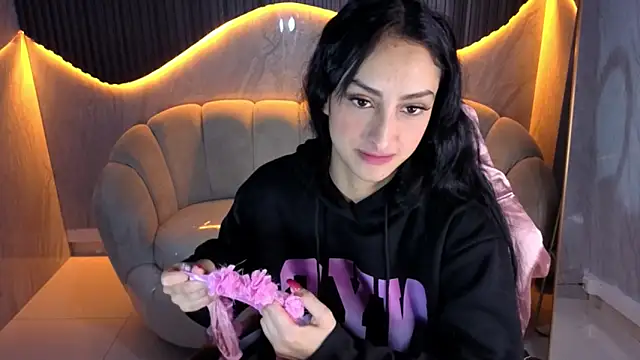 Tifany Tx online show from March 2026 12:33:01 PM