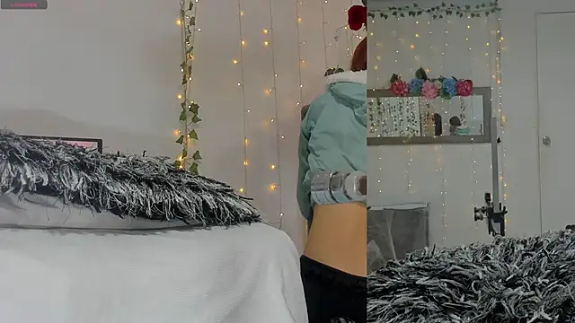 Sweet  Little   online show from January 2026 12:38:02 AM