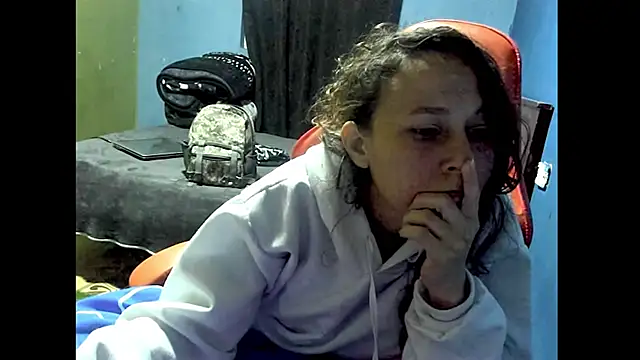 Snapshot of riquimona chatting on February 2026 01:36:01 AM riquimona online show from February 2026 01:36:01 AM