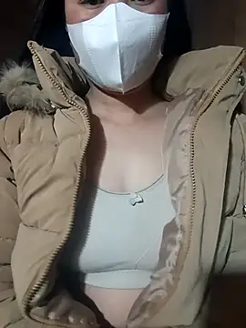 Snapshot of Chloe-ee chatting on February 2026 07:07:01 AM Chloe-ee online show from February 2026 07:07:01 AM