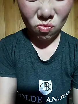 Snapshot of Chloe-ee chatting on February 2026 07:34:02 AM Chloe-ee online show from February 2026 07:34:02 AM