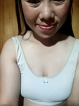 Snapshot of Chloe-ee chatting on February 2026 10:50:02 PM Chloe-ee online show from February 2026 10:50:02 PM