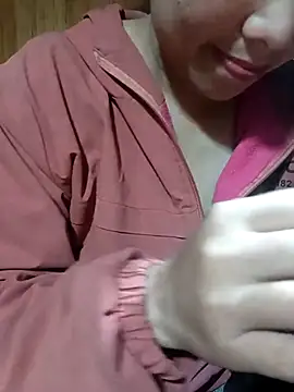 Snapshot of Chloe-ee chatting on February 2026 02:31:02 AM Chloe-ee online show from February 2026 02:31:02 AM