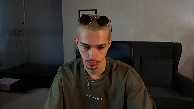 KaydenDrew online show from April 2026 04:57:01 AM