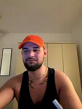 Snapshot of LunaFoxTip chatting on January 2026 07:52:01 PM LunaFoxTip online show from January 2026 07:52:01 PM