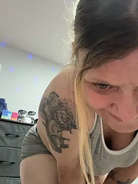 lindzybella online show from May 2026 11:05:02 AM