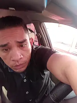 Snapshot of Gloryholeroom chatting on December 2025 07:10:01 PM Gloryholeroom online show from December 2025 07:10:01 PM