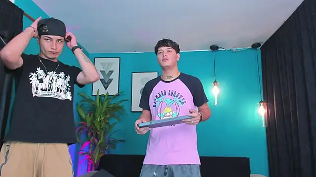 Snapshot of Oficial_KingOfHeavens chatting on December 2025 09:22:01 PM Oficial KingOfHeavens online show from December 2025 09:22:01 PM