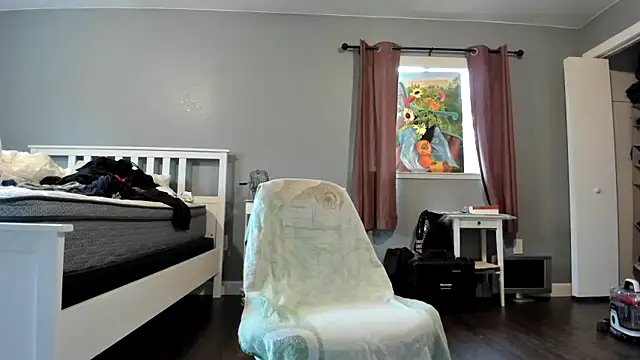 Snapshot of Studmuffin4you chatting on April 2026 03:53:02 PM Studmuffin4you online show from April 2026 03:53:02 PM