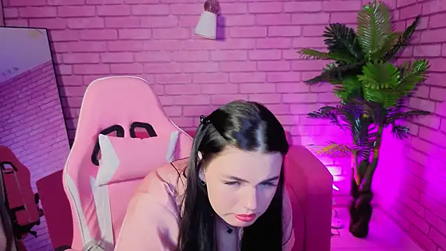 Mia Evelyn online show from December 2025 09:16:02 AM