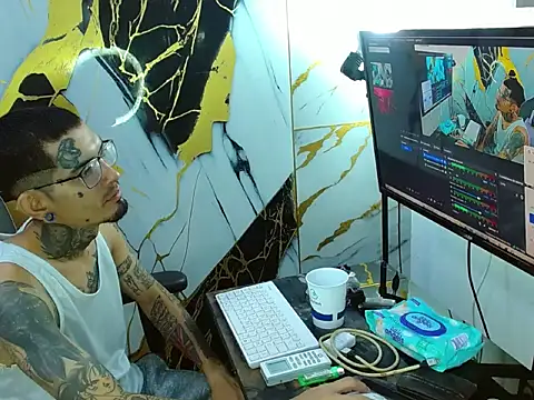 Snapshot of Boy_tatto77 chatting on April 2026 11:46:02 AM Boy tatto77 online show from April 2026 11:46:02 AM