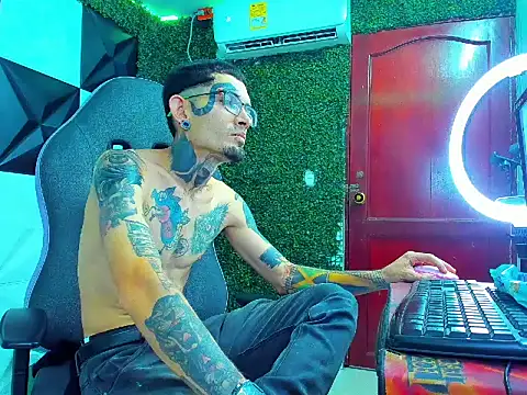 Snapshot of Boy_tatto77 chatting on May 2026 12:30:02 AM Boy tatto77 online show from May 2026 12:30:02 AM