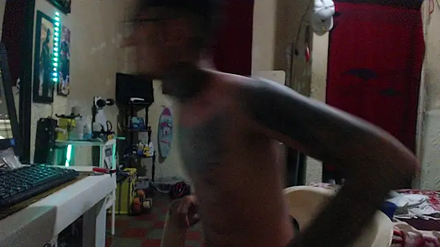 Snapshot of Boy_tatto77 chatting on July 2026 03:31:02 AM Boy tatto77 online show from July 2026 03:31:02 AM