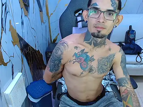 Snapshot of Boy_tatto77 chatting on July 2026 01:59:02 PM Boy tatto77 online show from July 2026 01:59:02 PM