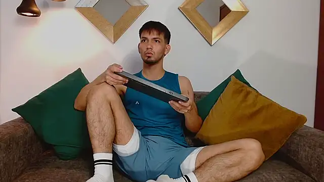 Snapshot of HarryFosster chatting on December 2025 06:38:02 PM HarryFosster online show from December 2025 06:38:02 PM