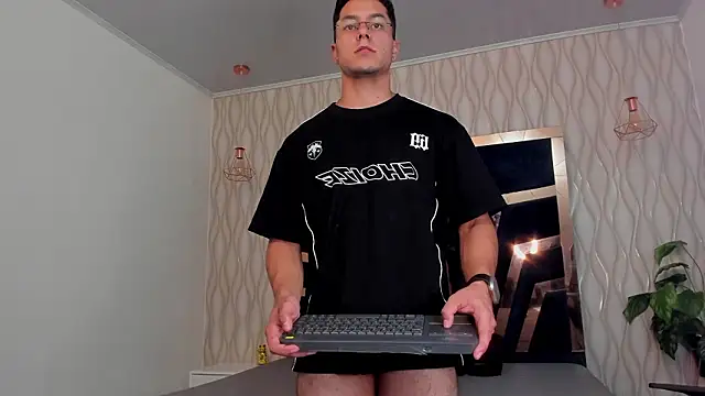 Snapshot of Noah_Clarkk chatting on February 2026 05:50:01 AM Noah Clarkk online show from February 2026 05:50:01 AM