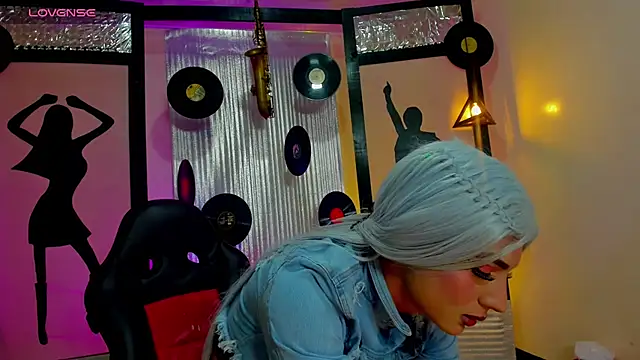 Sharlo  online show from January 2026 03:56:01 AM