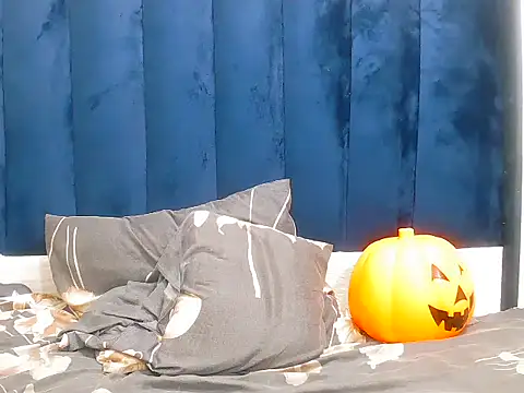 Snapshot of DarkBeauty33 chatting on December 2025 11:29:01 AM DarkBeauty33 online show from December 2025 11:29:01 AM