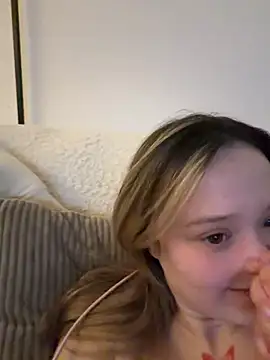 Snapshot of LilyLuck_ chatting on February 2026 10:16:02 PM LilyLuck online show from February 2026 10:16:02 PM